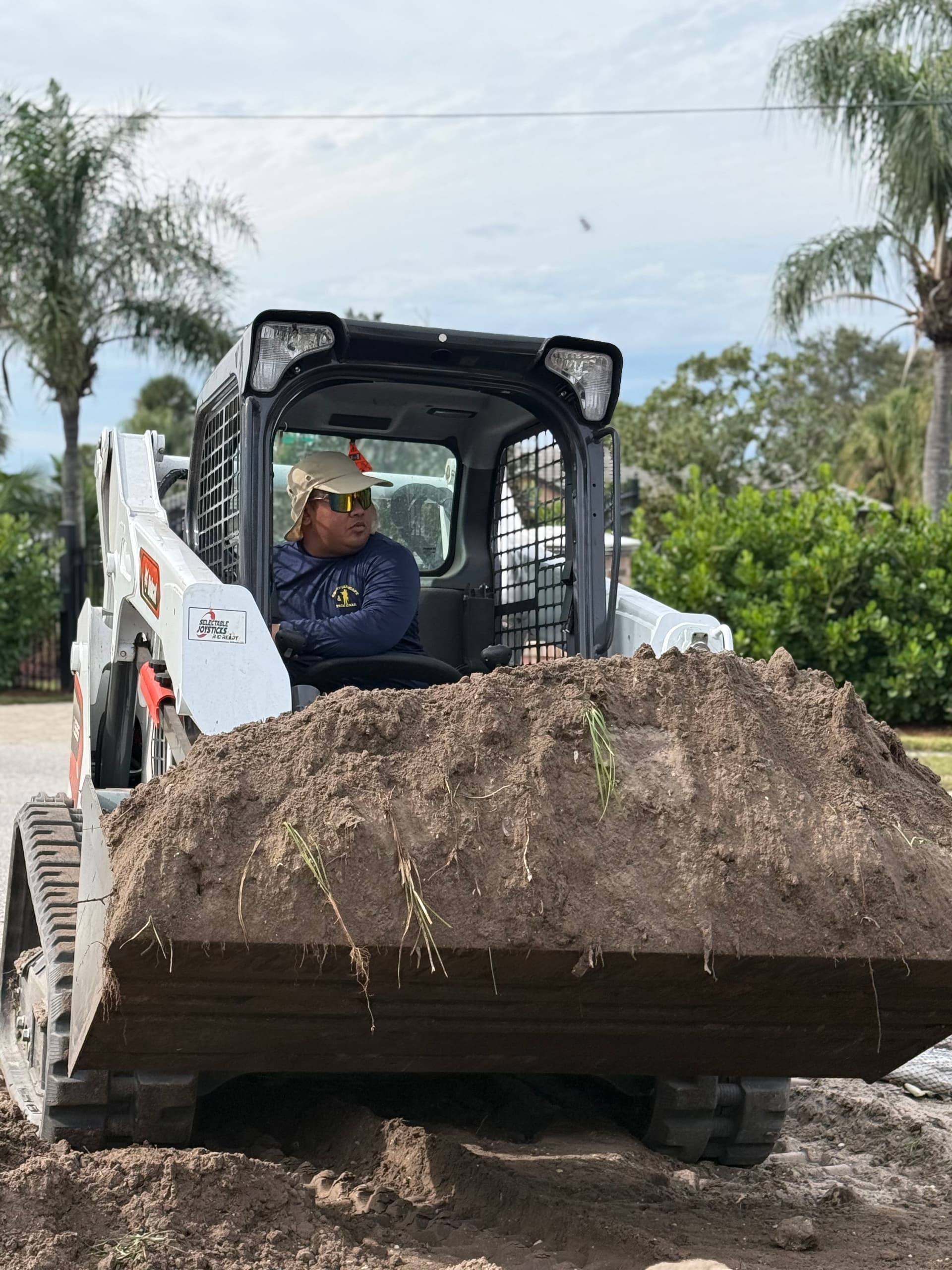 Gallery photos for Efficient Soil Moving for Landscape Excellence: Image #3