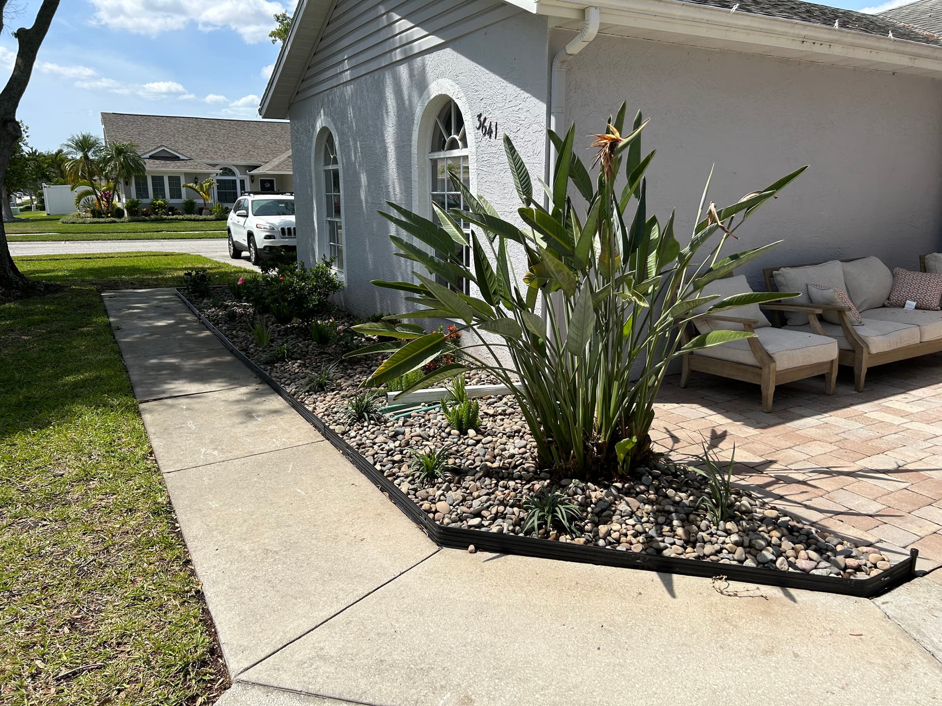 Gallery photos for Elegant Front Yard Reimagining with Rock Accents: Image #3