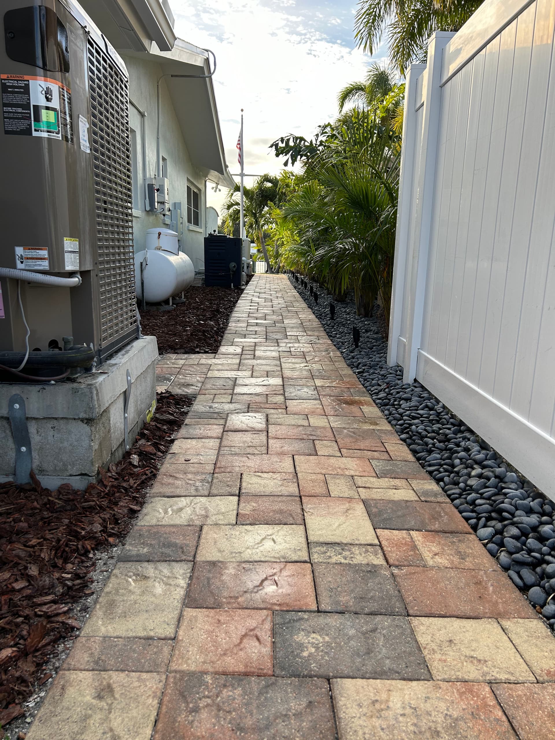 Gallery photos for Tropical Escape with Pavers and Palms: Image #8