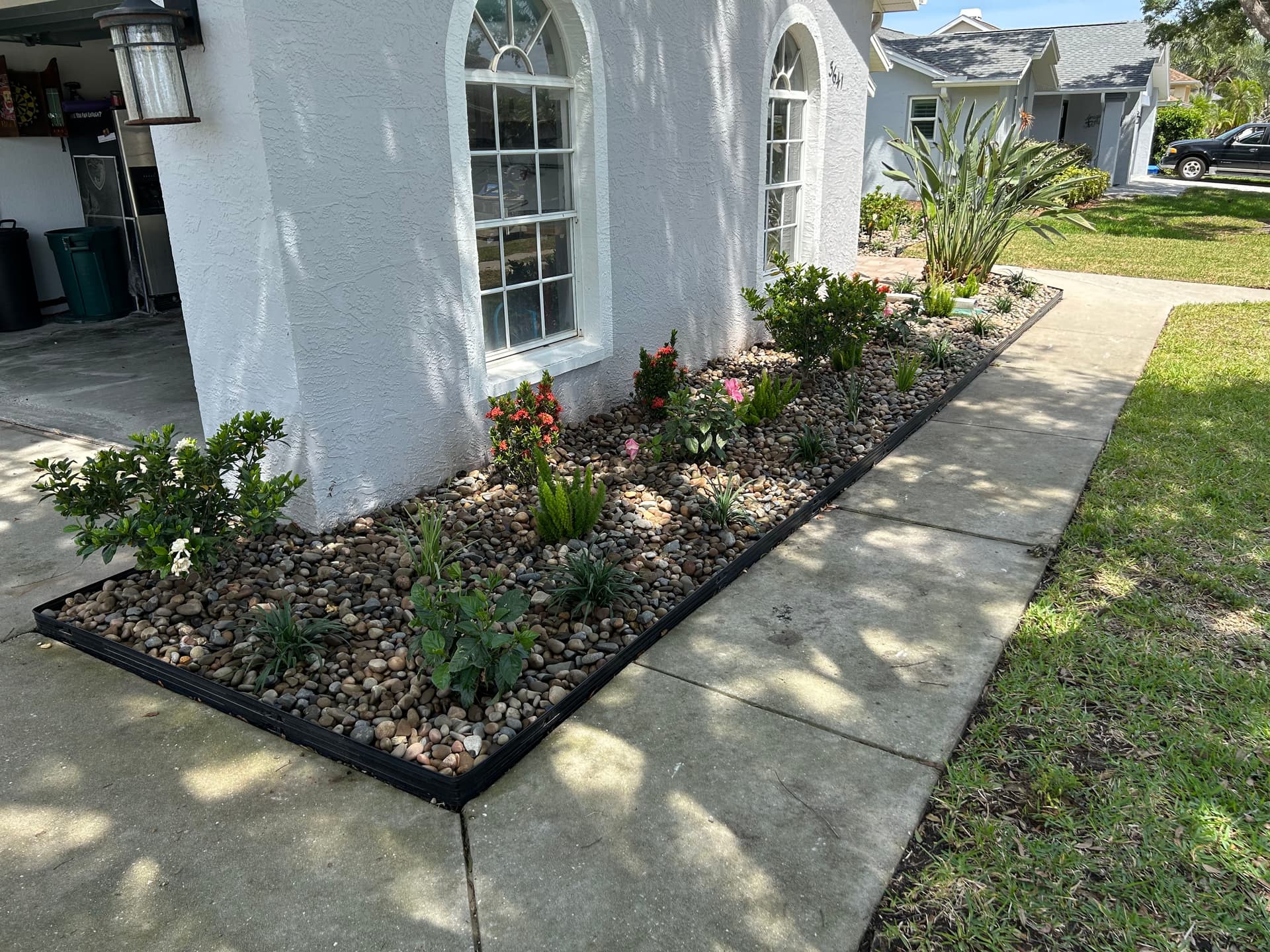 Gallery photos for Elegant Front Yard Reimagining with Rock Accents: Image #5