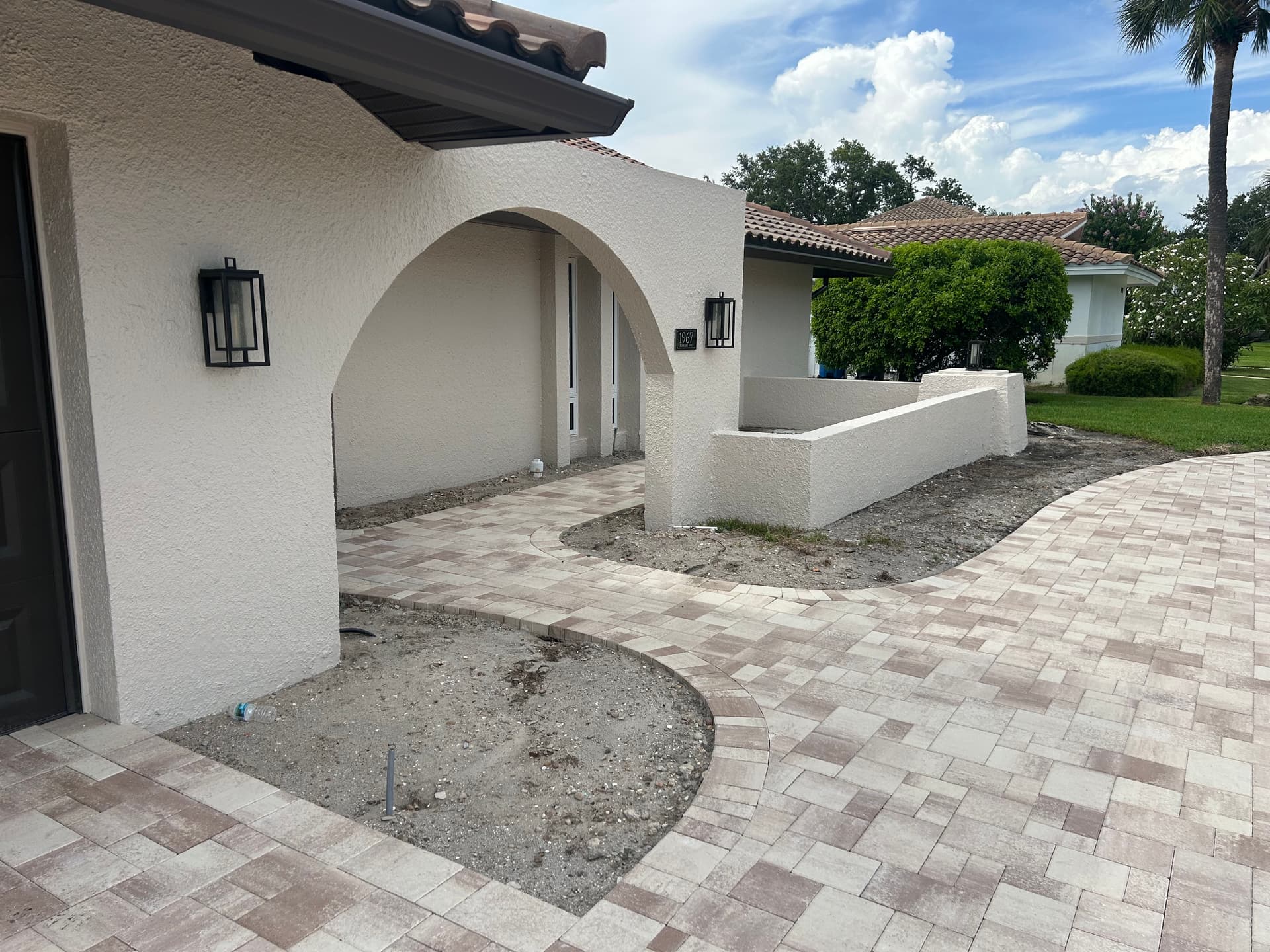 Gallery photos for Curved Paver Walkway and Driveway Installation: Image #3