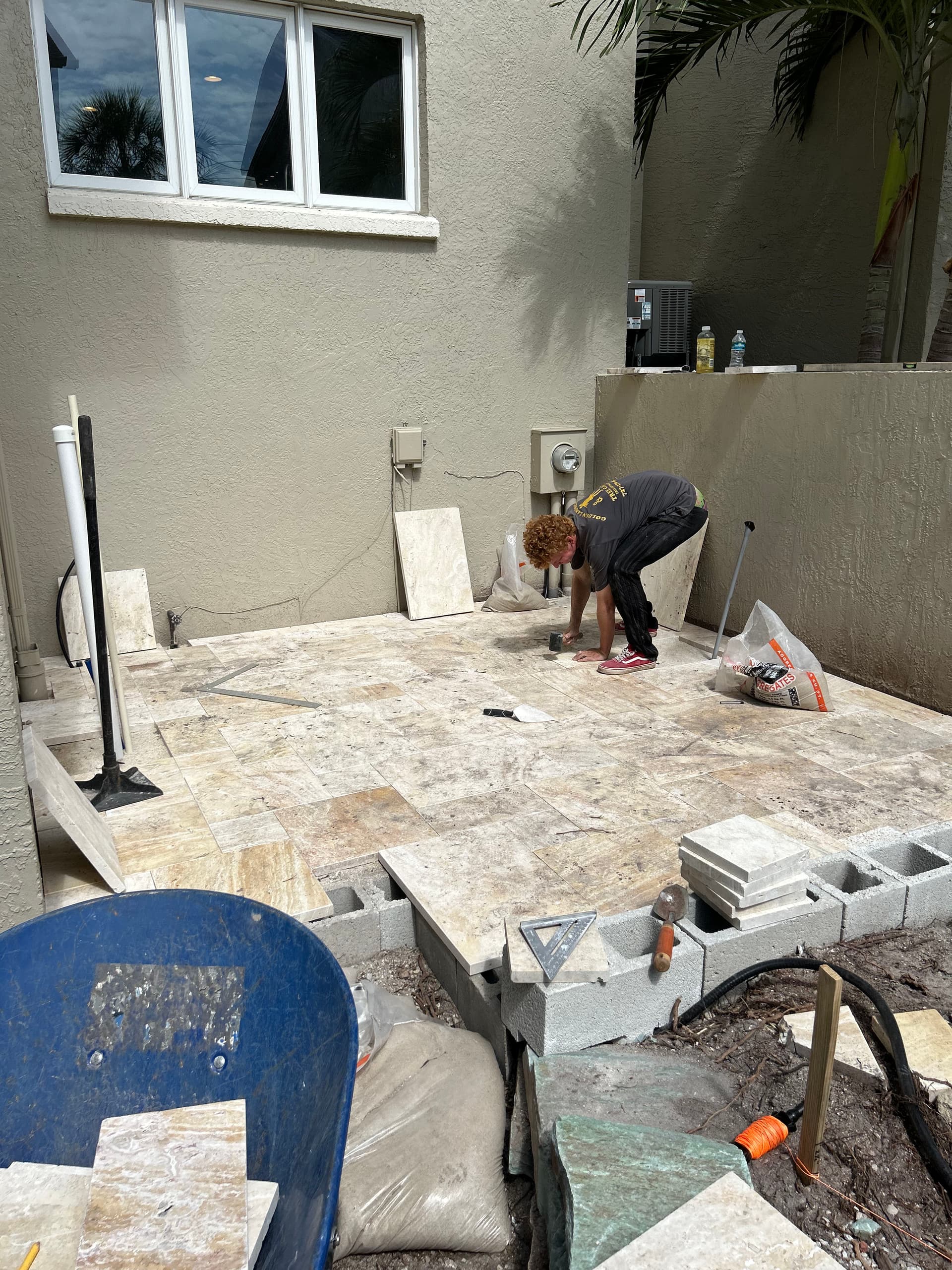 Gallery photos for Stunning Stonework Makeover with Green Boulder Wall: Image #4