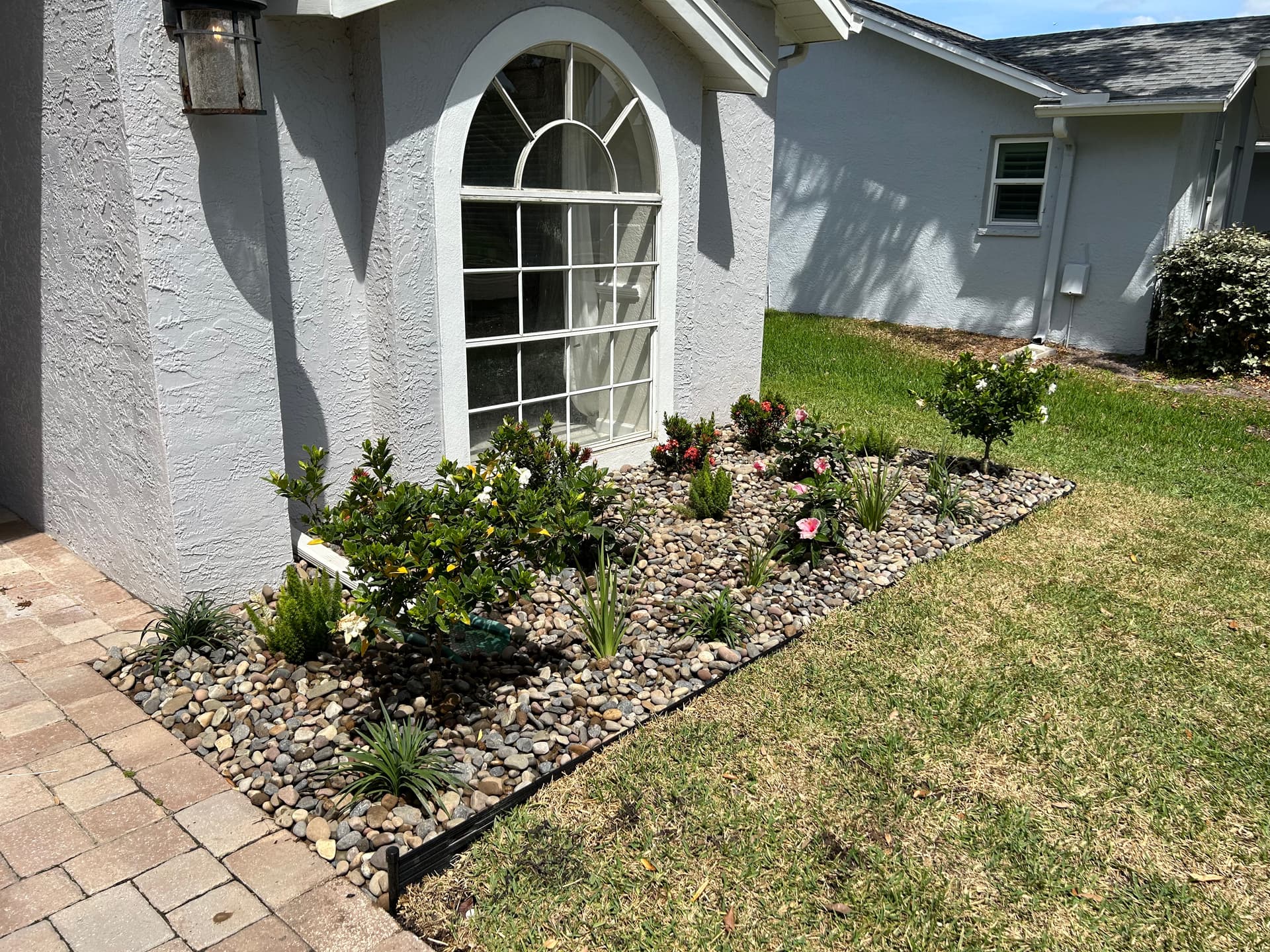 Gallery photos for Elegant Front Yard Reimagining with Rock Accents: Image #2